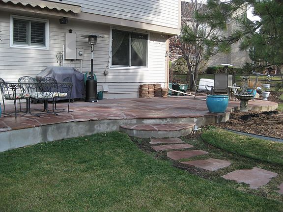 Back, Awning covered Flagstone Patio