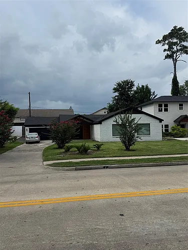 10042 Westview Dr Photo 1