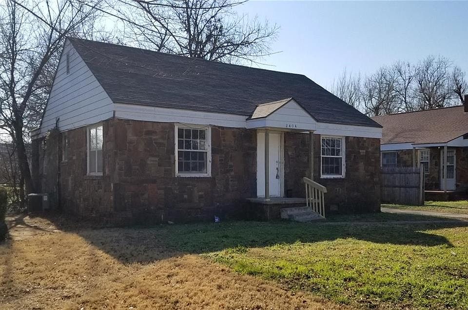 1st image of 2404 NE 24th St
