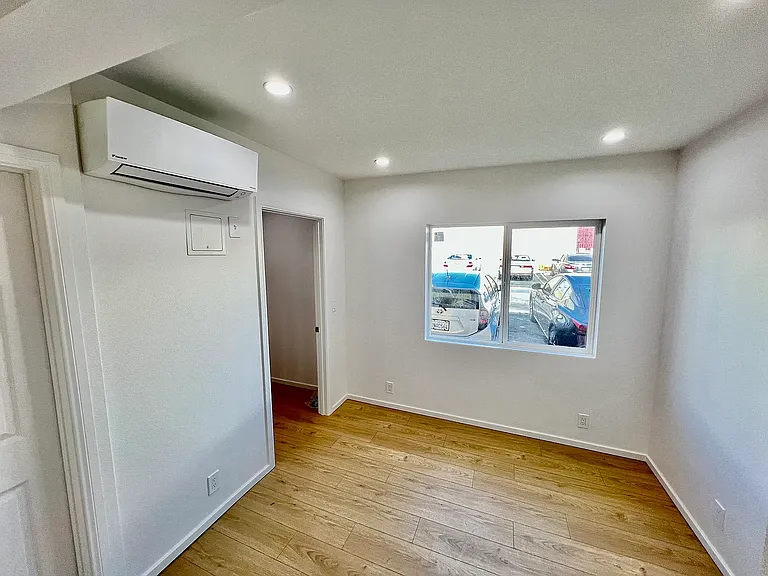 3119 W 109th St #B34 — Photo 13