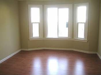 3rd image of 1137 Mendell St