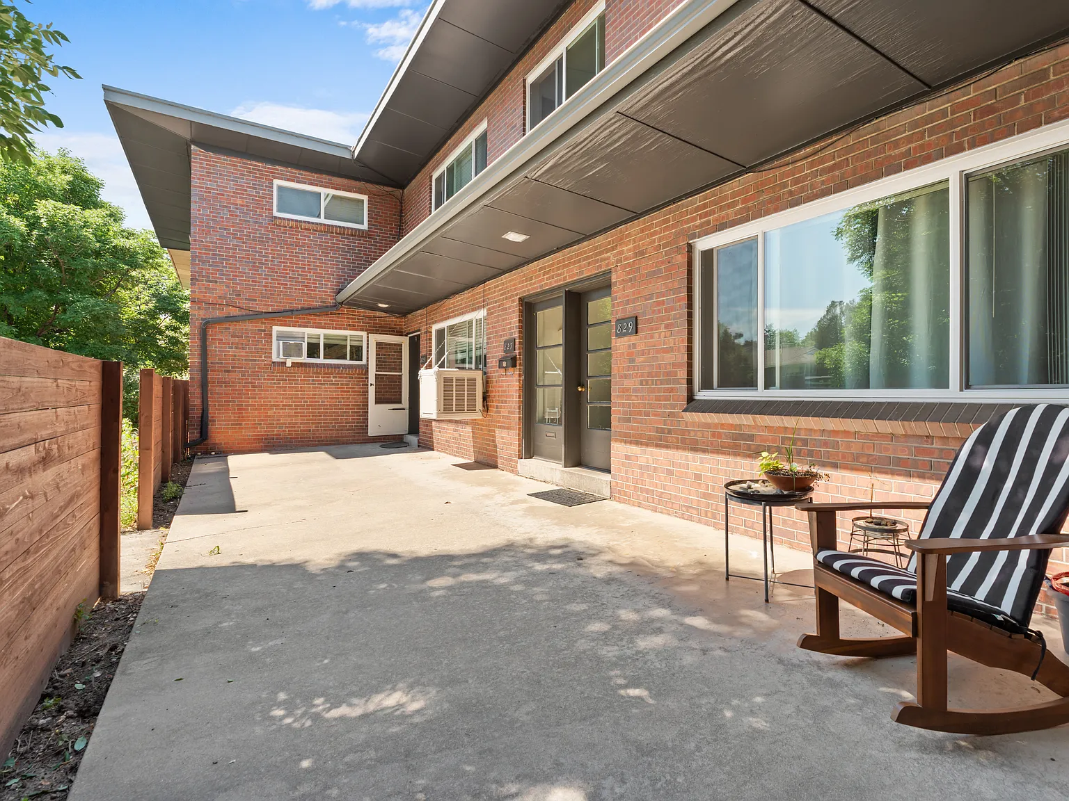 2 bed, 1000 sqft, $1,800 — Photo 3