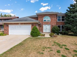 810 Kent Cir, Bartlett, IL 60103