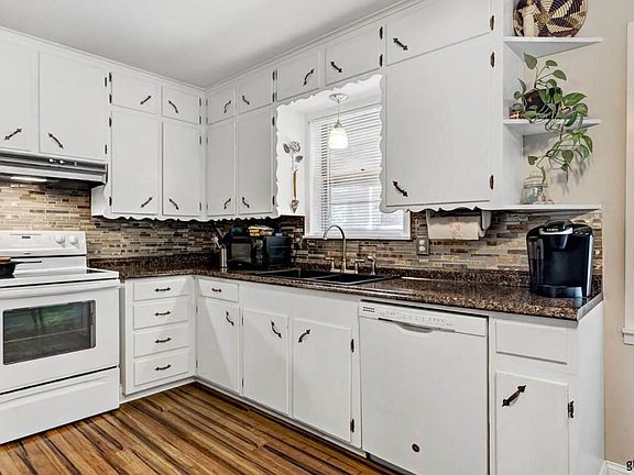 4th image of 712 Capital Dr