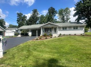 1 Terrace Dr, Mountain Top, PA 18707