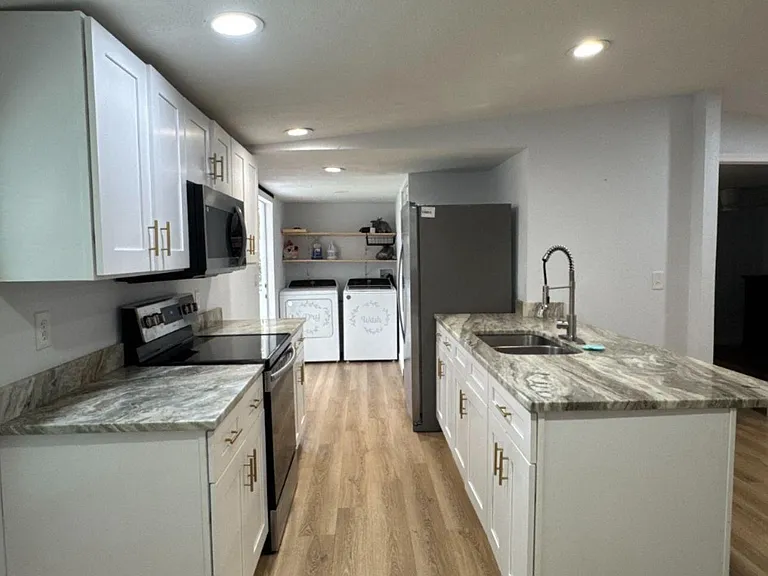 4760 Lake Ontario Dr — Photo 3