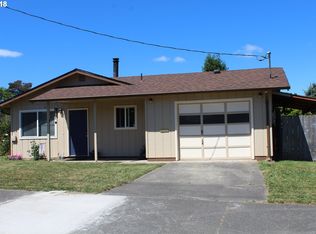 904 B St, Myrtle Point, OR 97458