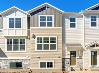 2192 Heritage Ln, North St Paul, MN 55109