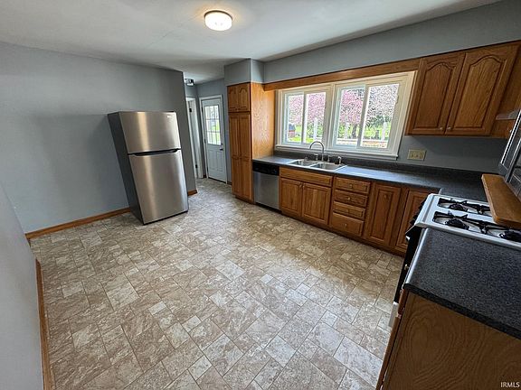 4th image of 730 Sweetgum Rd