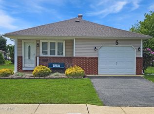5 Martinique Drive, Toms River, NJ 08757