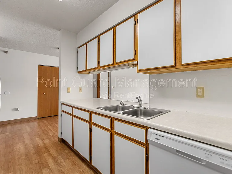 Maple Park Apartments — Photo 18