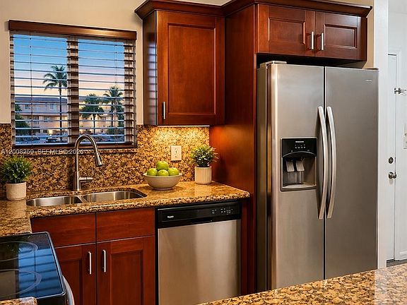 5th image of 6235 Kendale Lakes Cir APT 239