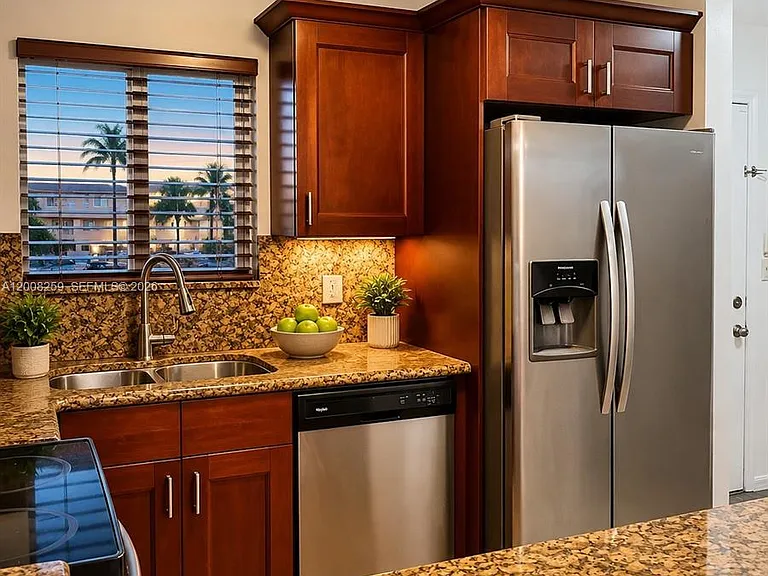 6235 Kendale Lakes Cir #239 — Photo 4