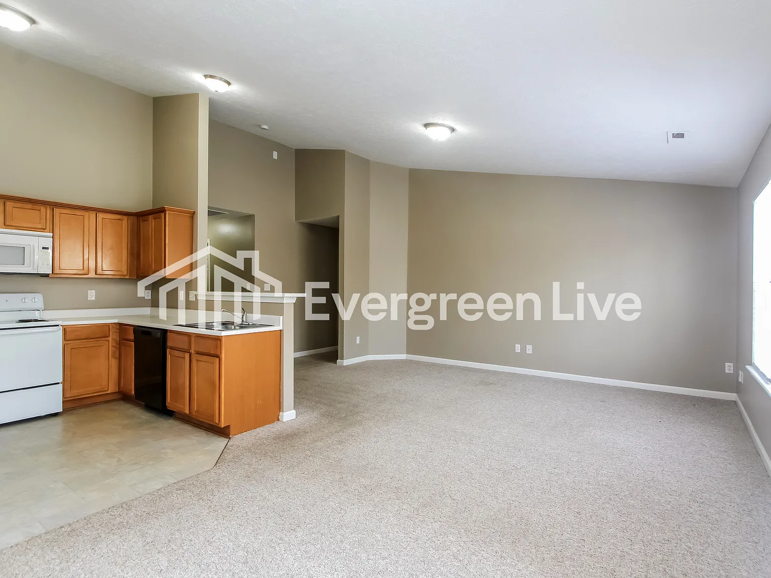 3 bed, 2.0 bath, 1405 sqft, $1,545 — Photo 4