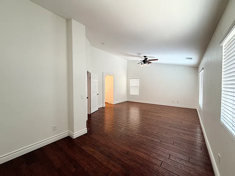 1884 Pinnacle Way — Photo 26