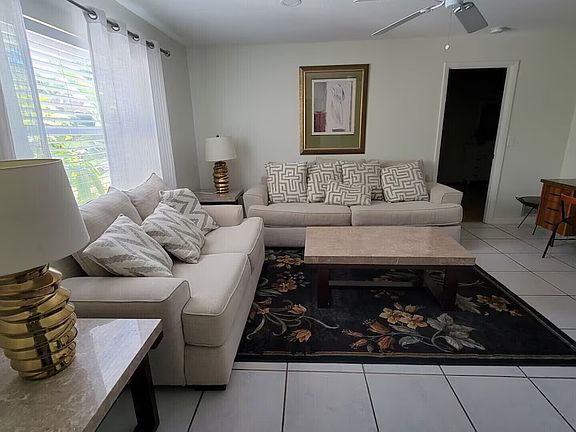 2nd image of 1555 Siesta Dr