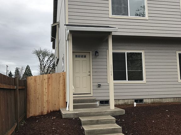 2nd image of 1544-1546 Tripp St SE