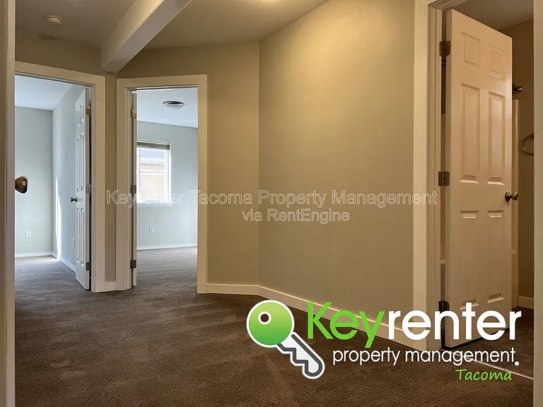 628 N Steele St — Photo 18