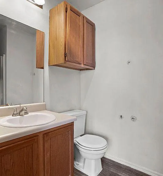 Persimmon Square Apartments — Photo 10