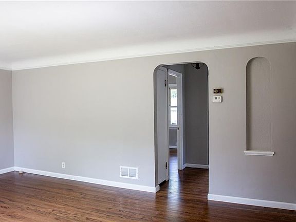 4th image of 6796 Beresford Ave
