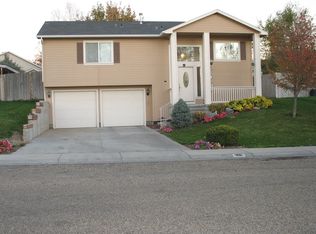 46 S Peppermint Dr, Nampa, ID 83687