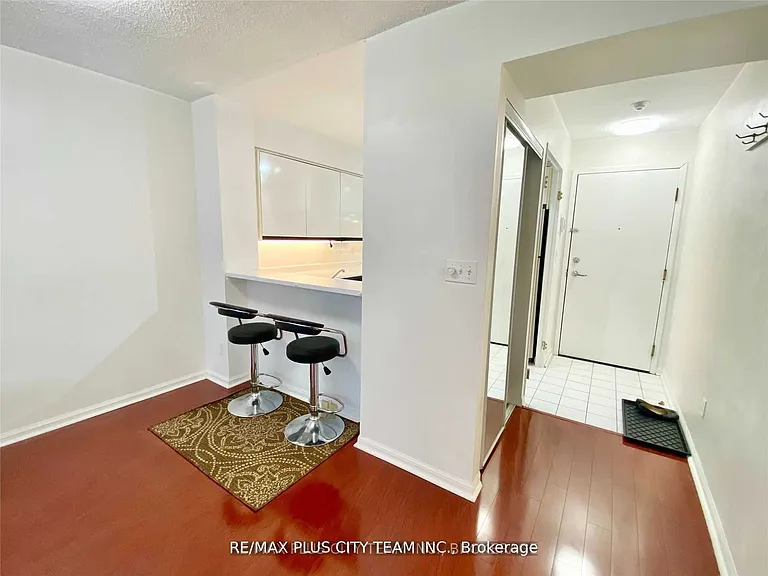 7 Carlton St #401 — Photo 13