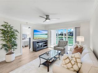 9 High Point Cir N APT 208, Naples, FL 34103