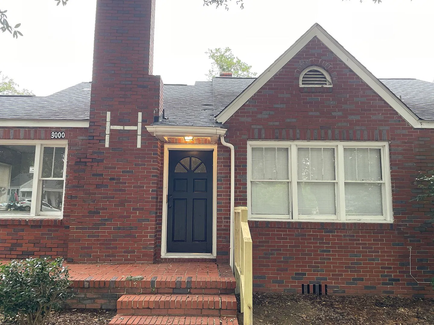 3 Bed, 1 Bath House — Photo 4