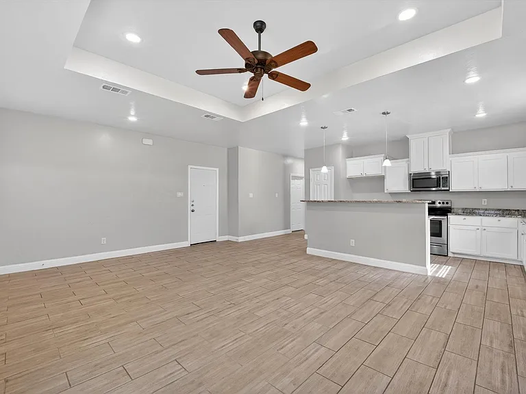 4404 Harris St — Photo 5