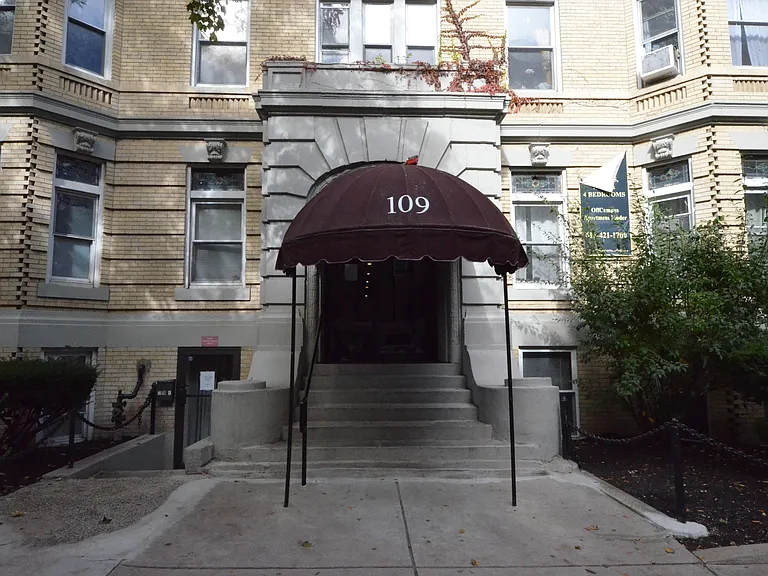 108 Peterborough St #4 — Photo 12