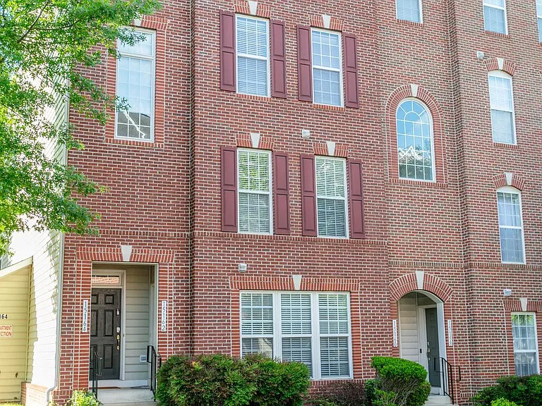 15160 Kentshire Dr — Photo 36