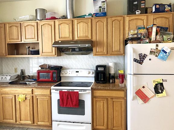 2nd image of 2359 N Park Ave APT 2R