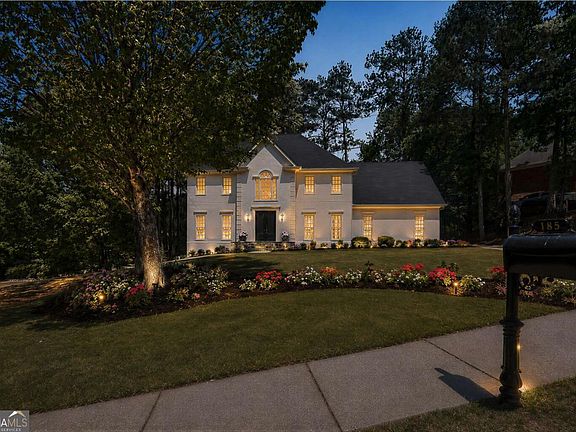 2nd image of 185 Chickering Lake Dr