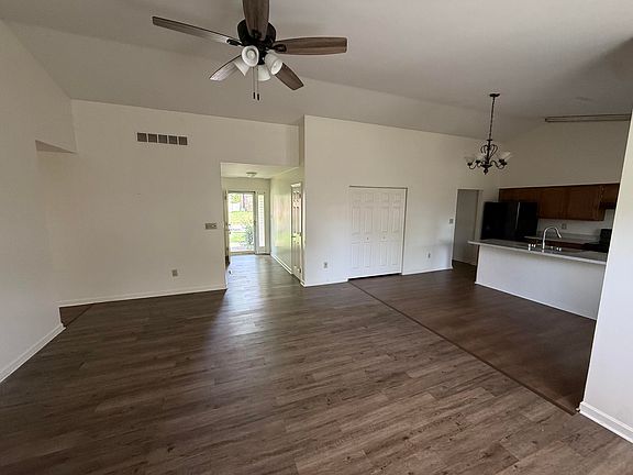 4th image of 390 Retrac Rd