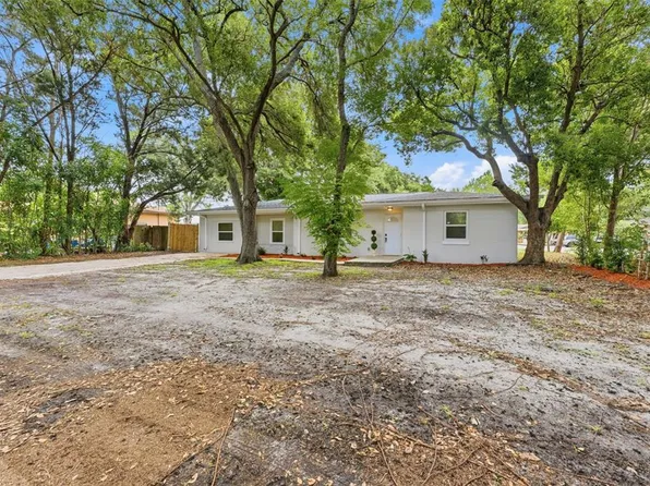 264 14th St NW, Largo, FL 33770