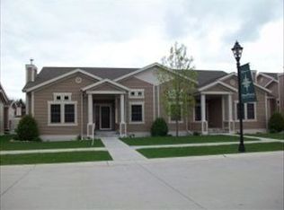 1365 Highpointe Dr N, Fargo, ND 58102