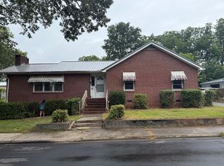 414 Johnson St, Pickens, SC 29671