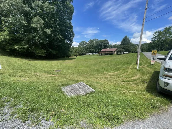 111 Withrow Dr, Daniels, WV 25832