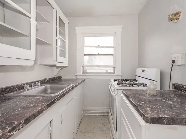 3555 W 67th St, Cleveland, OH 44102