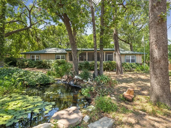 824 W Bedford Euless Rd, Hurst, TX 76053