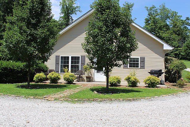 1st image of 164 Greenmeadow Ln