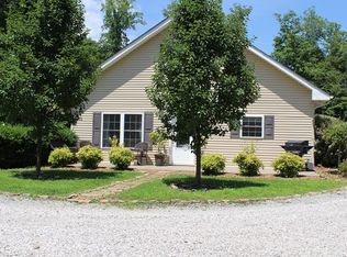 164 Greenmeadow Ln, Byrdstown, TN 38549