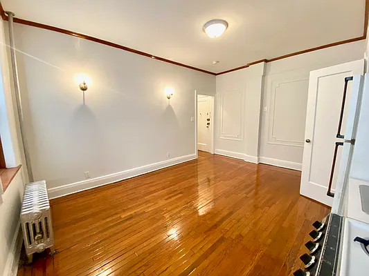 Rented by Zjama Realty Corp | media 7