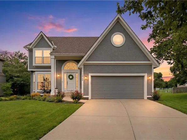 12758 Mackey St, Overland Park, KS 66213