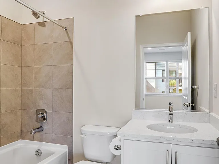 385 Ensemble Way — Photo 36