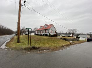 160 S Linden St, Mechanicville, NY 12118
