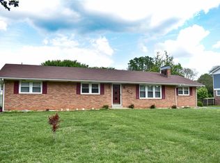 1206 Nahm Dr, Bowling Green, KY 42104