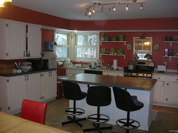 137 East Ave 007