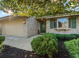 515 Pinehurst Ln, Schererville, IN 46375