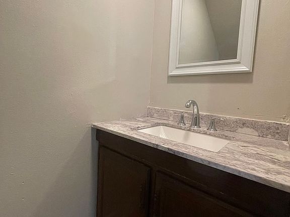 4th image of 306 Loire Ave APT A